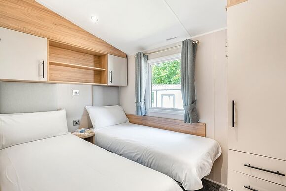 Silver Premium Caravan with decking - Weeley Bridge, Clacton-on-Sea