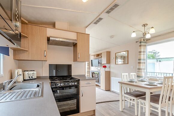 Gold 2 Bedroom Caravan, Sleeps 6. With decking and lake view. - Weeley Bridge, Clacton-on-Sea