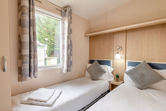 Gold 2 Bedroom Caravan, Sleeps 6. With decking and lake view. - Weeley Bridge, Clacton-on-Sea