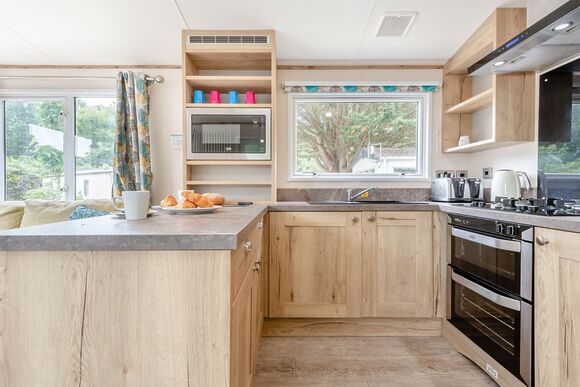 Bronze Premium Caravan with parking - Breydon Water, Burgh Castle, Nr Gt Yarmouth