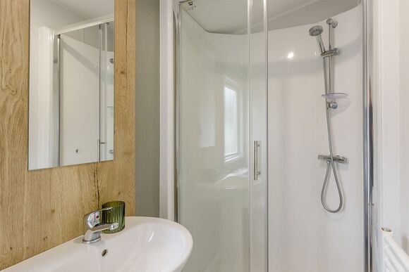 Silver Caravan with parking & decking - Breydon Water, Burgh Castle, Nr Gt Yarmouth