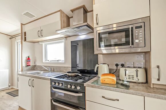 Gold Accessible with parking, Gold Accessible with parking P - Breydon Water, Burgh Castle, Nr Gt Yarmouth