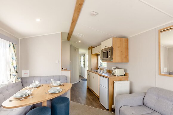 Bronze 2 Bedroom Caravan Sleeps 6. With parking. P - Breydon Water, Burgh Castle, Nr Gt Yarmouth
