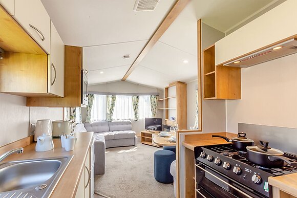 Bronze 2 Bedroom Caravan Sleeps 6. With parking. P - Breydon Water, Burgh Castle, Nr Gt Yarmouth