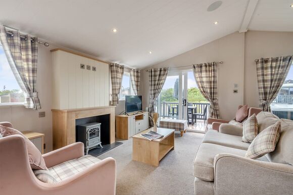 Deluxe Lodge with parking & decking 4 - Whitley Bay, Whitley Bay, Tyne and Wear