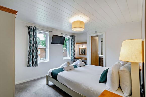 Deluxe Lodge with parking & decking - Whitley Bay, Whitley Bay, Tyne and Wear