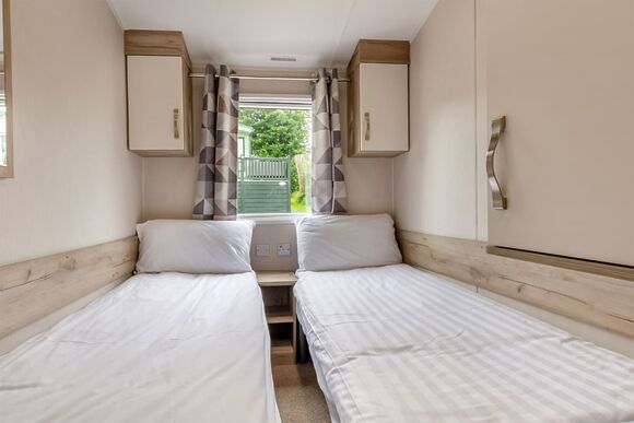 Bronze Caravan with parking 6 P, Bronze Caravan with parking 6 - Withernsea Sands, Withernsea, Humberside