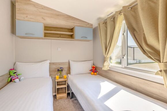 Gold Caravan with parking, Gold 3 Caravan slps 8 parking, decking - Withernsea Sands, Withernsea, Humberside