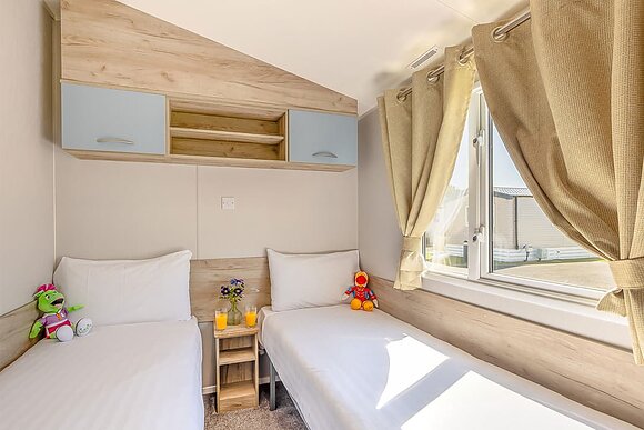 Gold Caravan with parking, Gold 3 Caravan slps 8 parking, decking P, Gold 3 Caravan slps 8 parking, decking - Withernsea Sands, Withernsea, Humberside