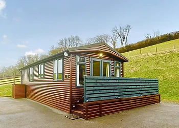 Chepstow Lodge - Pant Wilkin Lodges and Equestrian Centre, Cowbridge