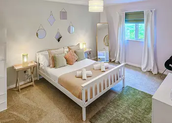 Ascot Lodge - Pant Wilkin Lodges and Equestrian Centre, Cowbridge