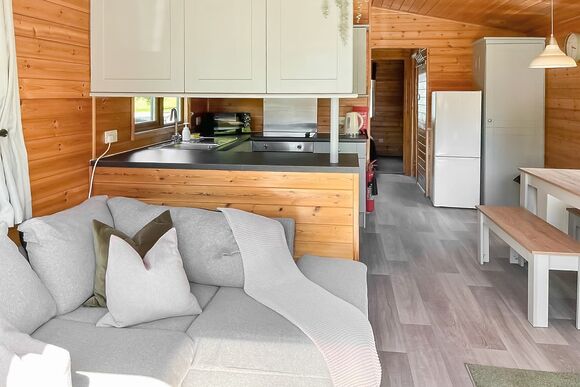 Chepstow Lodge - Pant Wilkin Lodges and Equestrian Centre, Cowbridge