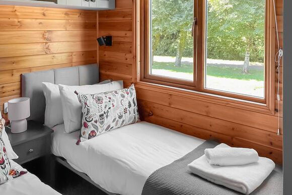 Chepstow Lodge - Pant Wilkin Lodges and Equestrian Centre, Cowbridge