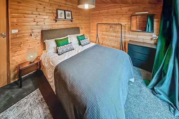 Aintree Lodge - Pant Wilkin Lodges and Equestrian Centre, Cowbridge