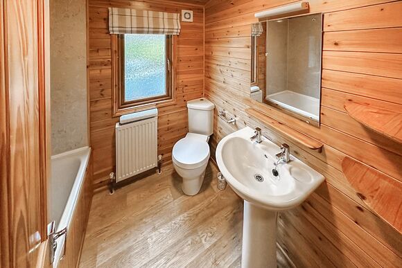 Aintree Lodge - Pant Wilkin Lodges and Equestrian Centre, Cowbridge