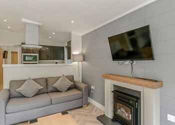 Dove Lodge - Quarry Walk Lodges, Freehay, Cheadle