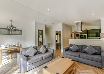 Dove Lodge - Quarry Walk Lodges, Freehay, Cheadle