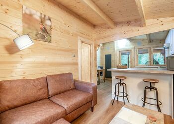 Robin Log Cabin - Quarry Walk Lodges, Freehay, Cheadle