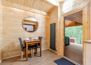 Robin Log Cabin - Quarry Walk Lodges, Freehay, Cheadle