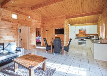 Badger Log Cabin 6 (Pet) - Quarry Walk Lodges, Freehay, Cheadle
