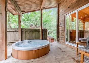 Woodpecker Log Cabin 2 - Quarry Walk Lodges, Freehay, Cheadle