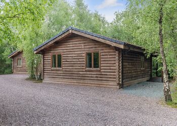 Badger Log Cabin 6 - Quarry Walk Lodges, Freehay, Cheadle