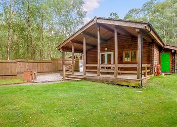 Owl Garden - Quarry Walk Lodges, Freehay, Cheadle