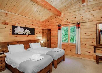 Owl Garden - Quarry Walk Lodges, Freehay, Cheadle