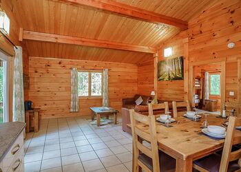 Badger Plus 6 - Quarry Walk Lodges, Freehay, Cheadle