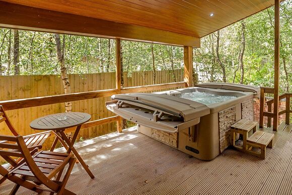 Fox Cub - Quarry Walk Lodges, Freehay, Cheadle