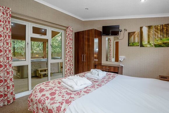 Fox Cub - Quarry Walk Lodges, Freehay, Cheadle