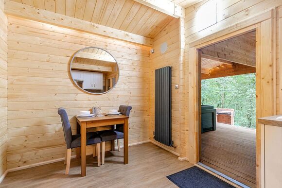 Robin Log Cabin - Quarry Walk Lodges, Freehay, Cheadle