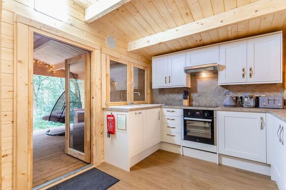 Robin Log Cabin - Quarry Walk Lodges, Freehay, Cheadle