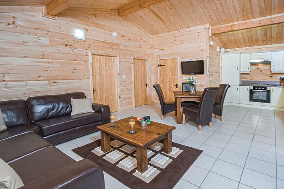 Badger Log Cabin 6 (Pet) - Quarry Walk Lodges, Freehay, Cheadle