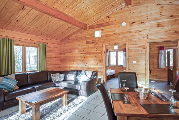 Badger Log Cabin 6 (Pet) - Quarry Walk Lodges, Freehay, Cheadle