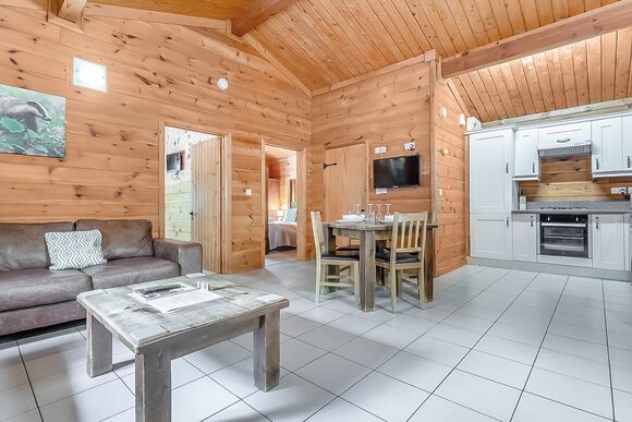 Badger Log Cabin 4 (Pet) - Quarry Walk Lodges, Freehay, Cheadle
