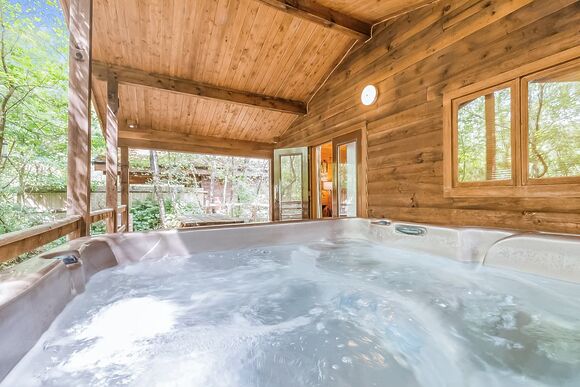 Badger Log Cabin 4 (Pet) - Quarry Walk Lodges, Freehay, Cheadle