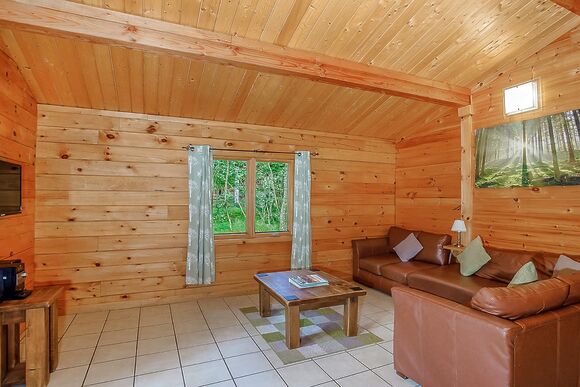 Badger Plus 6 (Pet) - Quarry Walk Lodges, Freehay, Cheadle