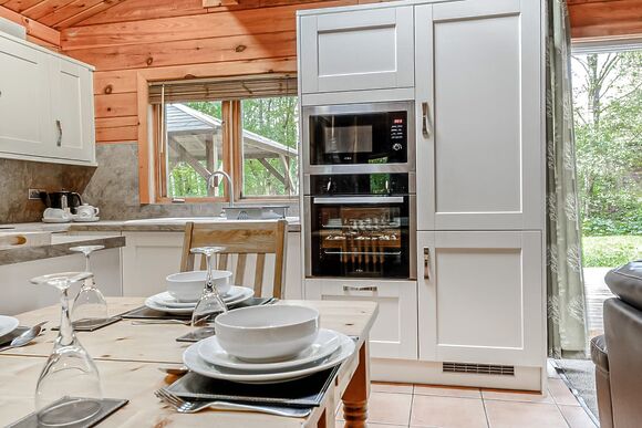 Squirrel Log Cabin 4 - Quarry Walk Lodges, Freehay, Cheadle