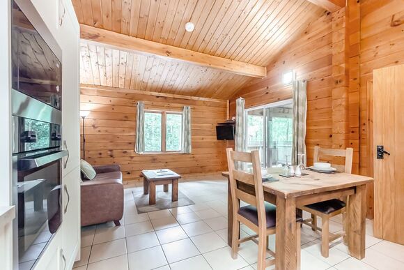 Woodpecker Log Cabin 2 - Quarry Walk Lodges, Freehay, Cheadle
