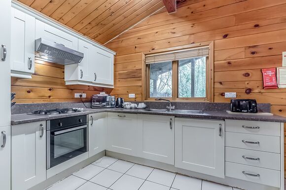 Badger Log Cabin 6 - Quarry Walk Lodges, Freehay, Cheadle