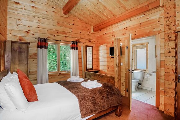 Owl Garden - Quarry Walk Lodges, Freehay, Cheadle