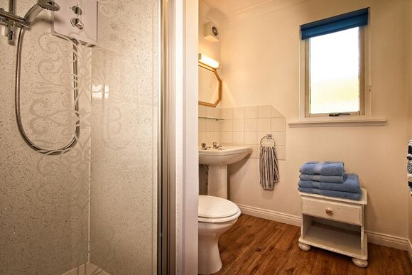 Paddock View Lodge - Queenshill Lodges, Castle Douglas, Kirkcudbrightshire