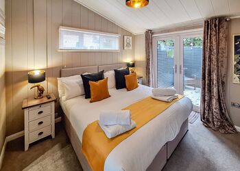 Spa Oasis - Raywell Hall Country Lodges, Raywell, Beverley