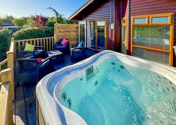 Sunrise Spa - Raywell Hall Country Lodges, Raywell, Beverley