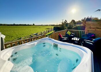 Sunrise Spa - Raywell Hall Country Lodges, Raywell, Beverley