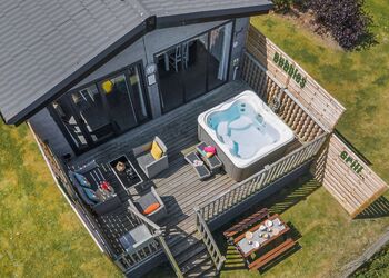 Spa Freedom - Raywell Hall Country Lodges, Raywell, Beverley