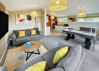 Spa Freedom - Raywell Hall Country Lodges, Raywell, Beverley