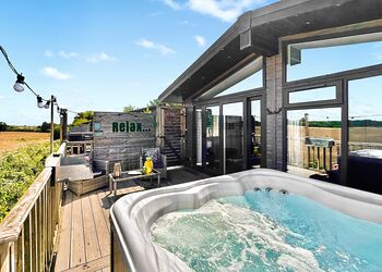 Spa Vista - Raywell Hall Country Lodges, Raywell, Beverley