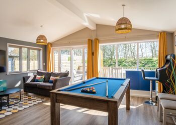 Spa Escape (Pet Garden & EV charger) - Raywell Hall Country Lodges, Raywell, Beverley